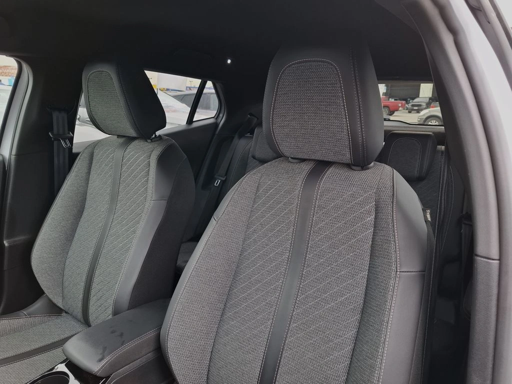 Peugeot 2008 Allure 130 1.2 At año 2024