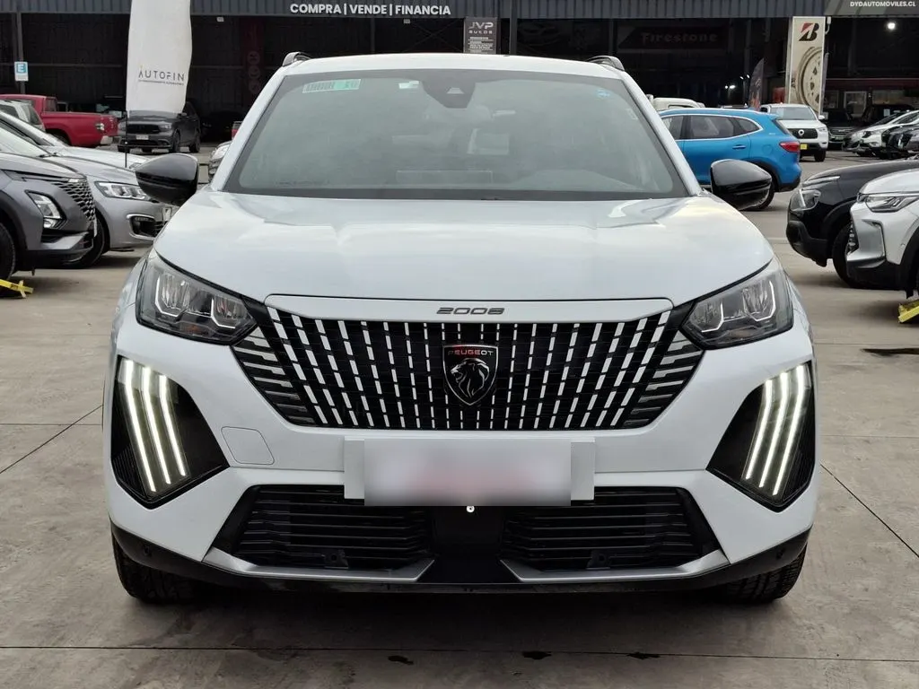 Peugeot 2008 Allure 130 1.2 At año 2024