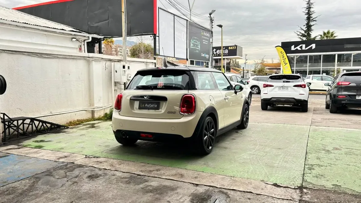 Mini F56 Cooper 1.5 Aut año 2016