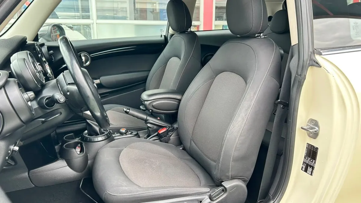 Mini F56 Cooper 1.5 Aut año 2016