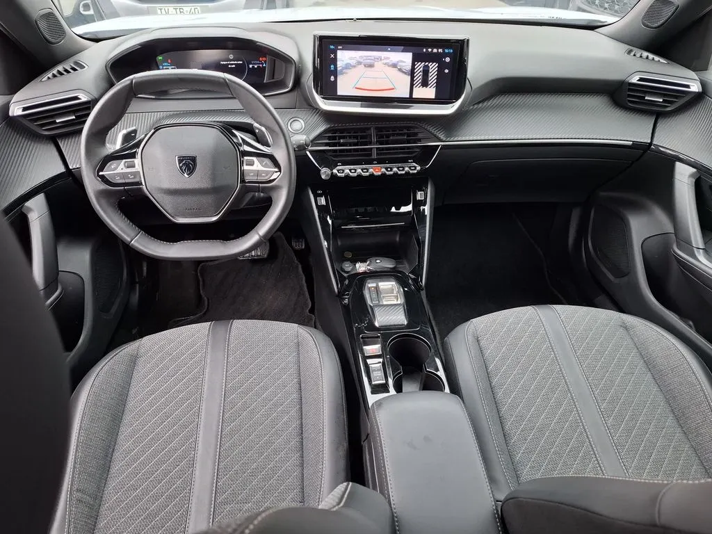 Peugeot 2008 Allure 130 1.2 At año 2024