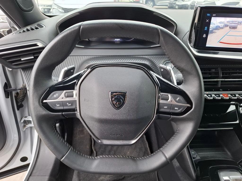 Peugeot 2008 Allure 130 1.2 At año 2024
