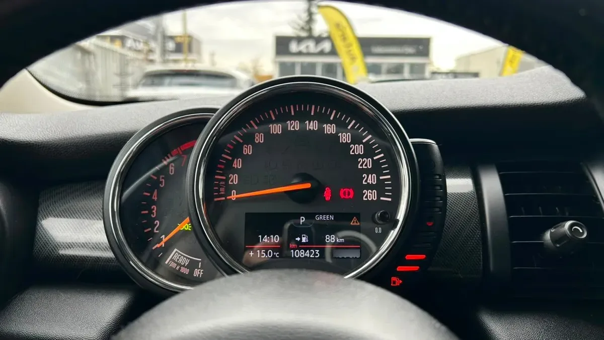 Mini F56 Cooper 1.5 Aut año 2016