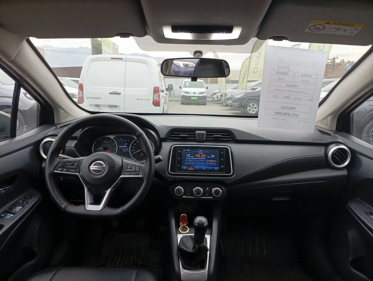 Nissan Versa 1.6 Sense 4x2 Radio Touch Mt 4p año 2023