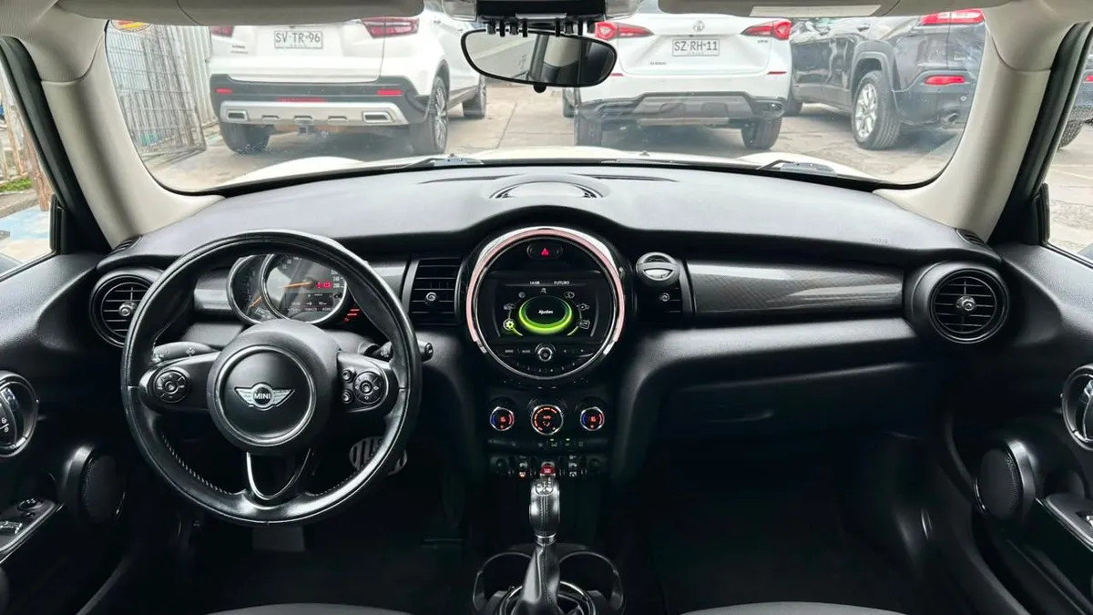 Mini F56 Cooper 1.5 Aut año 2016