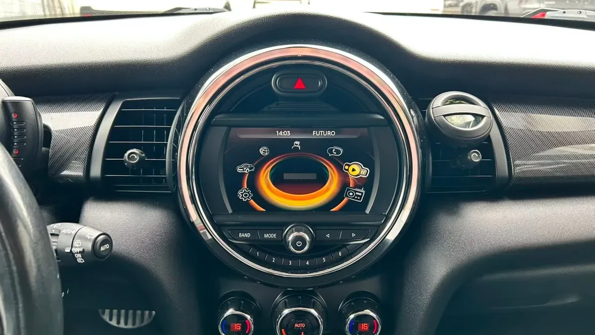Mini F56 Cooper 1.5 Aut año 2016