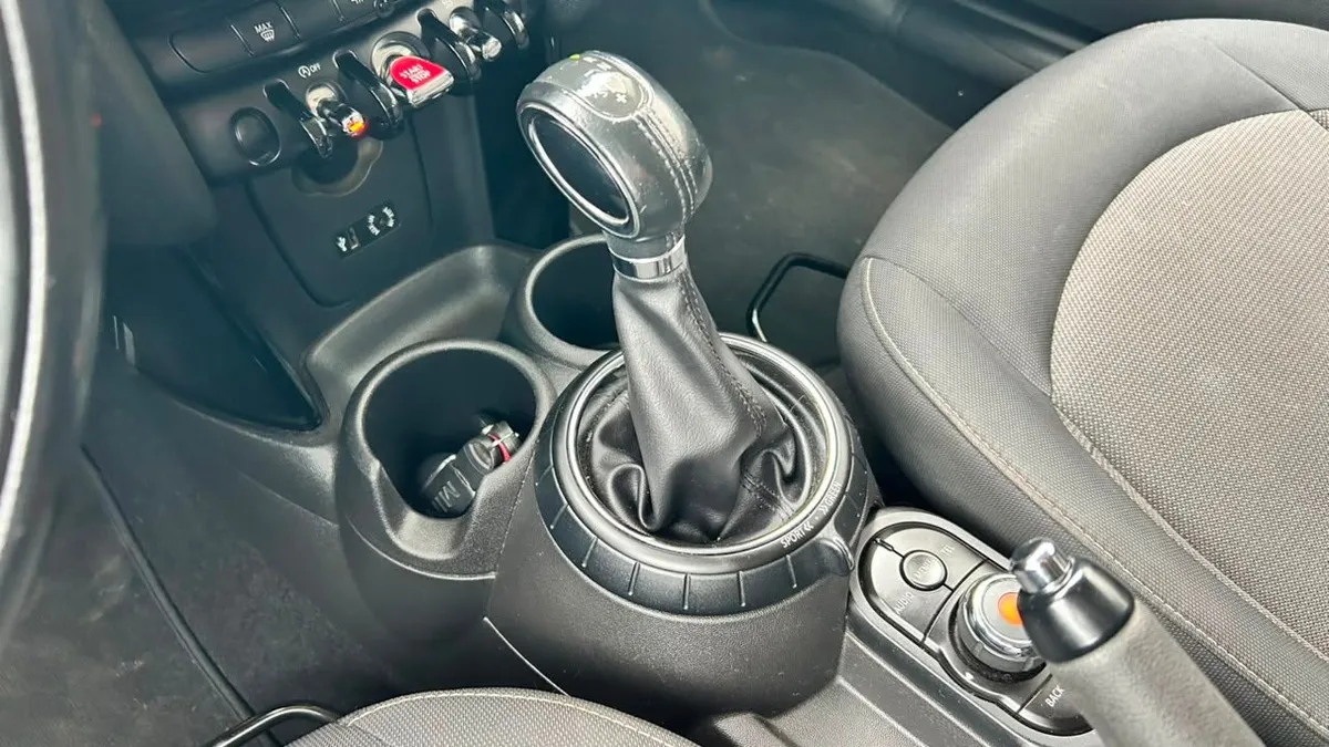Mini F56 Cooper 1.5 Aut año 2016