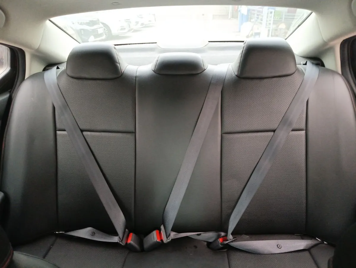 Nissan Versa 1.6 Sense 4x2 Radio Touch Mt 4p año 2023