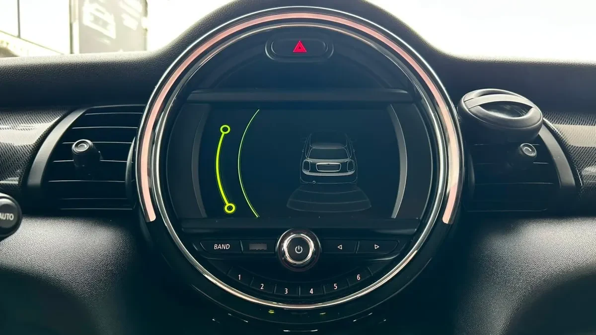 Mini F56 Cooper 1.5 Aut año 2016