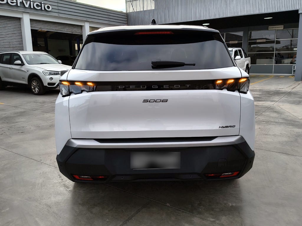Peugeot 5008 1.2 Gt Mhev 4x2 136 Edct At 5p año 2025