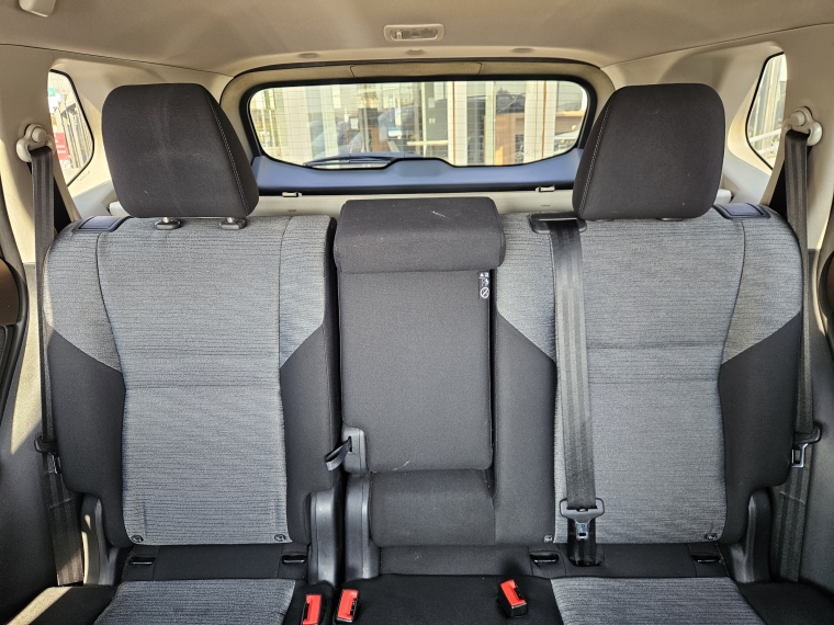 Nissan X-Trail 2.5 Sense 3row At año 2024