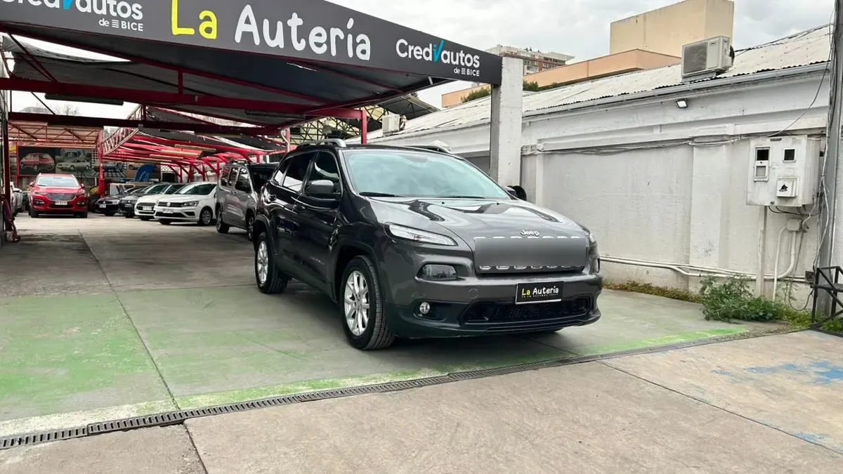 Jeep Cherokee Longitude 2.4 Aut año 2016