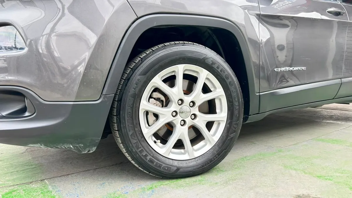 Jeep Cherokee Longitude 2.4 Aut año 2016