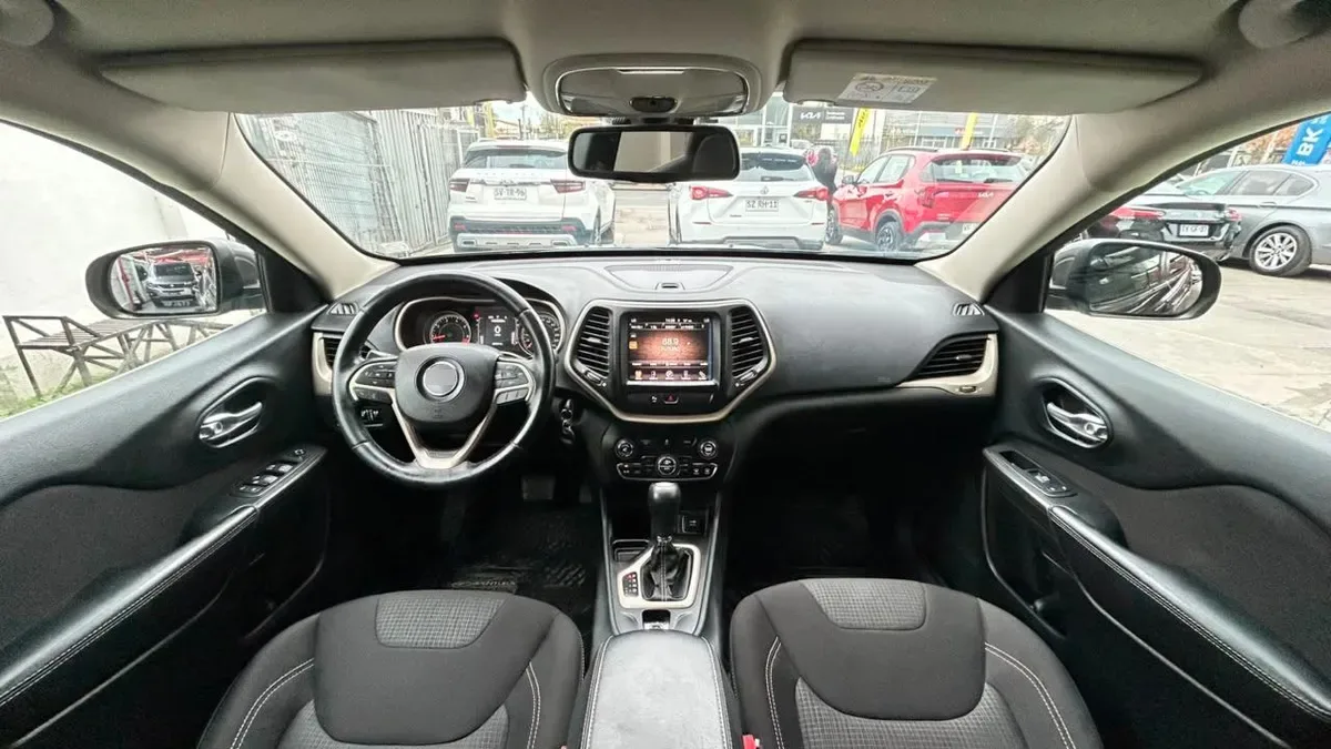 Jeep Cherokee Longitude 2.4 Aut año 2016