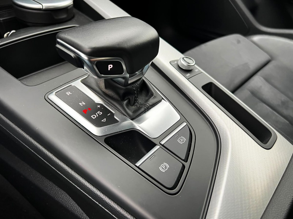 Audi A4 40 Tfsi 2.0t S Line año 2022