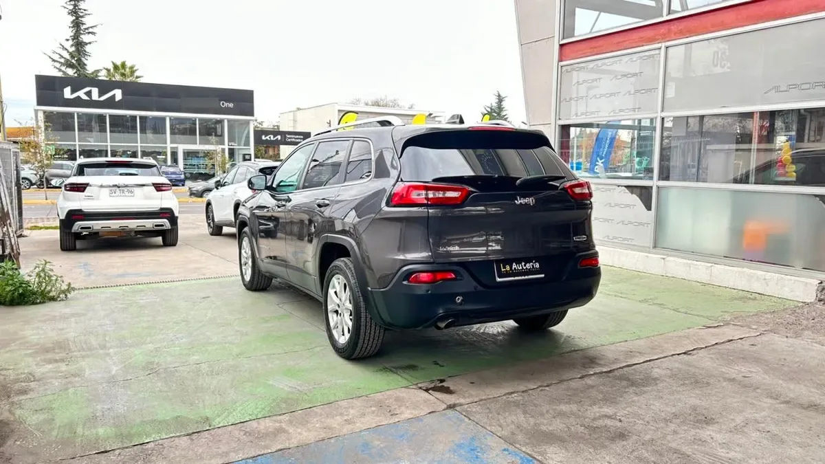 Jeep Cherokee Longitude 2.4 Aut año 2016