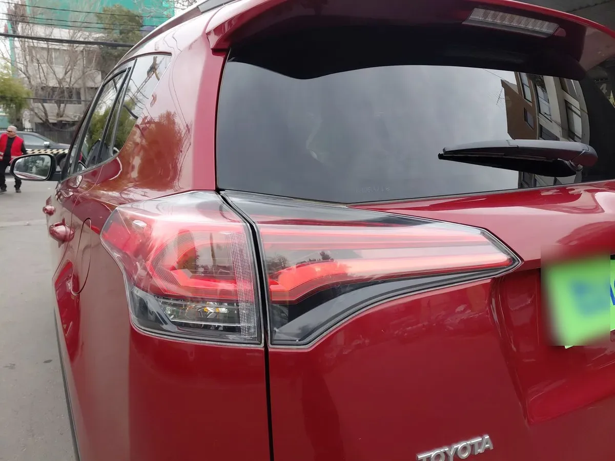 Toyota Rav 4 2.0 4x2 Super Lujo Cvt At 5p año 2019