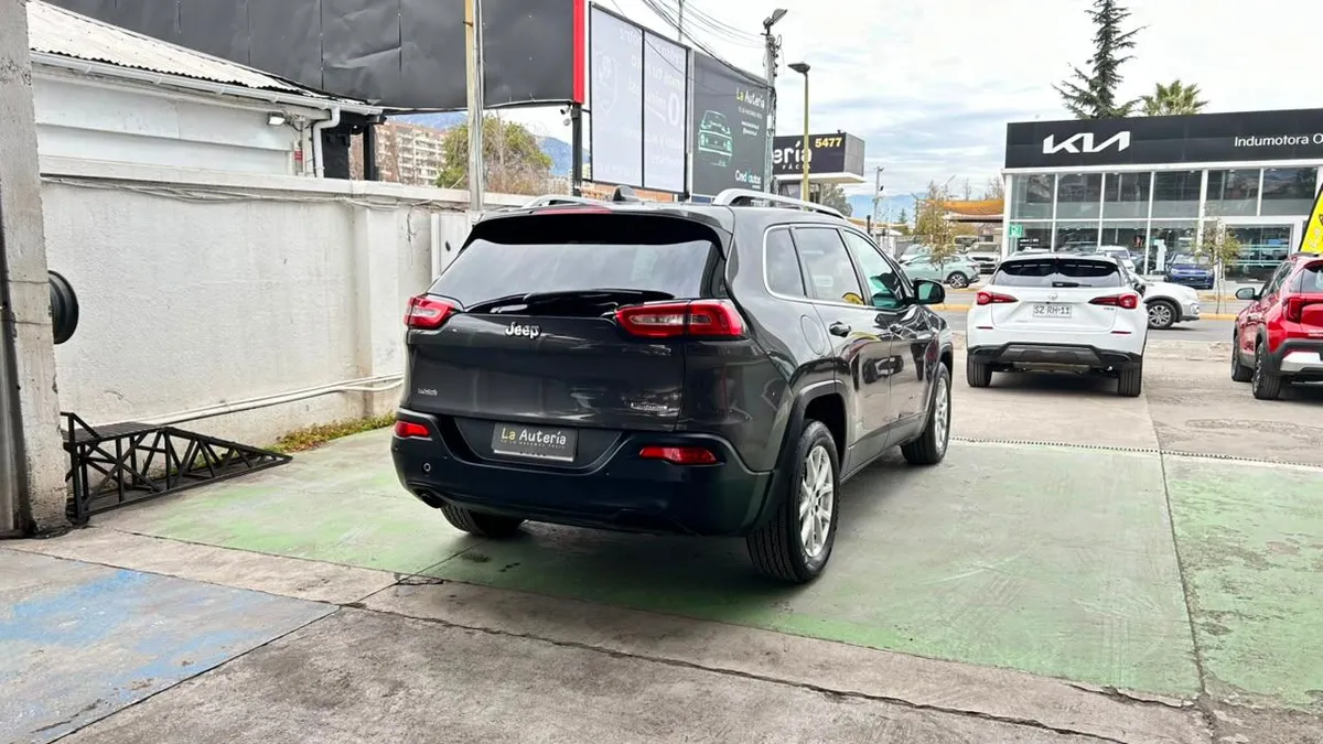 Jeep Cherokee Longitude 2.4 Aut año 2016