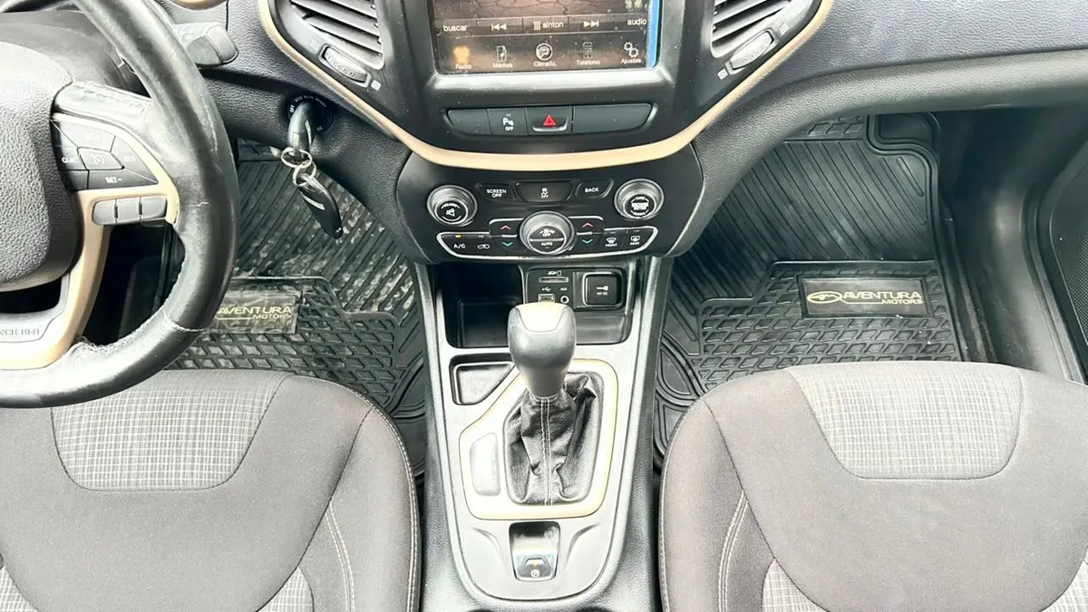 Jeep Cherokee Longitude 2.4 Aut año 2016