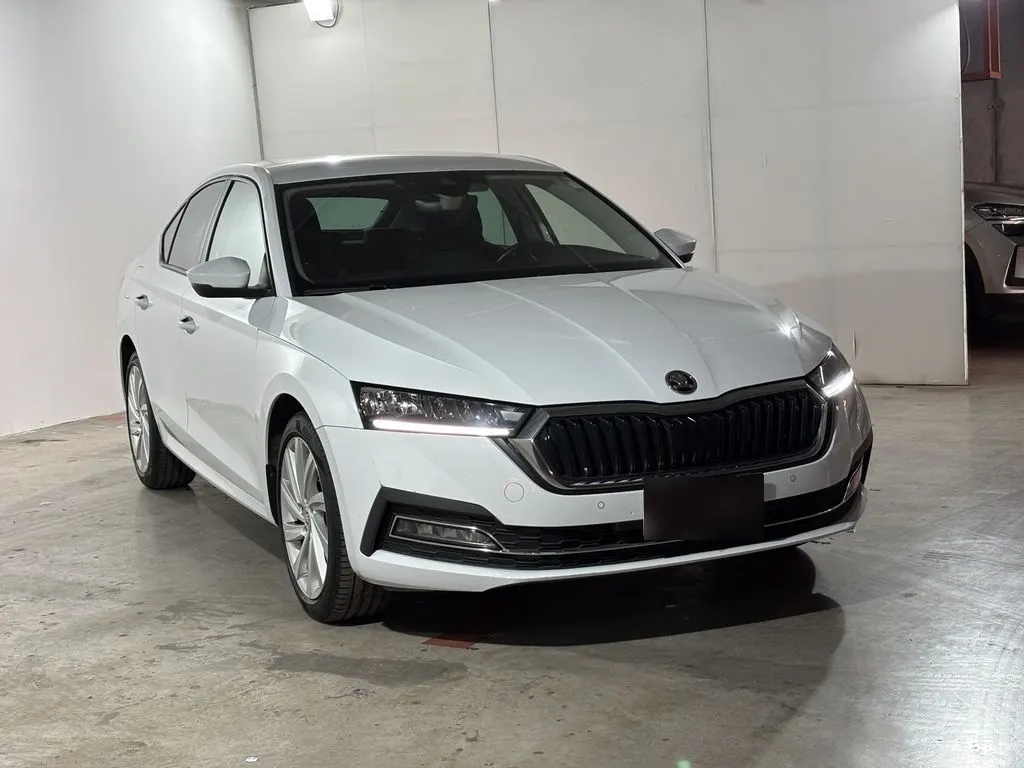 Skoda Octavia 1.4 Tsi At - Design año 2025