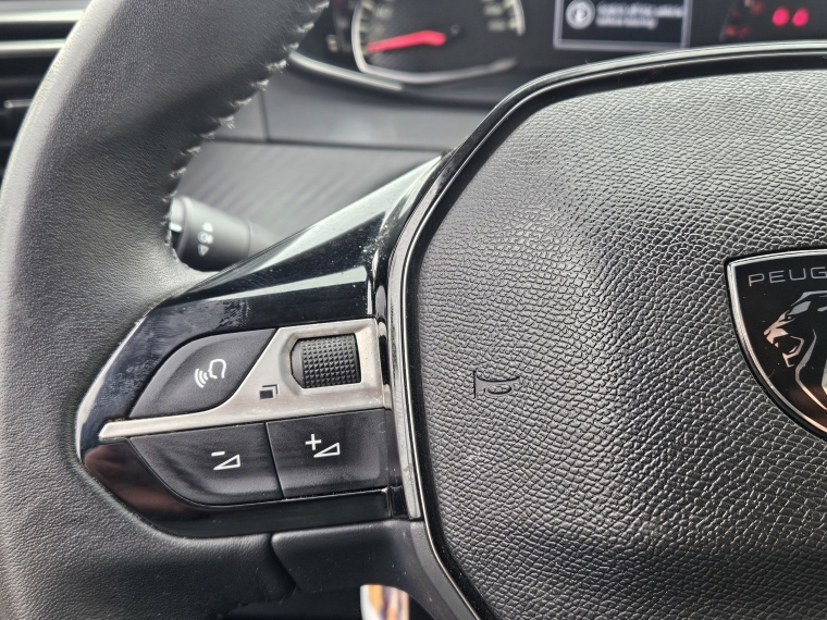 Peugeot 208 Active Puretech 100 Mt año 2025