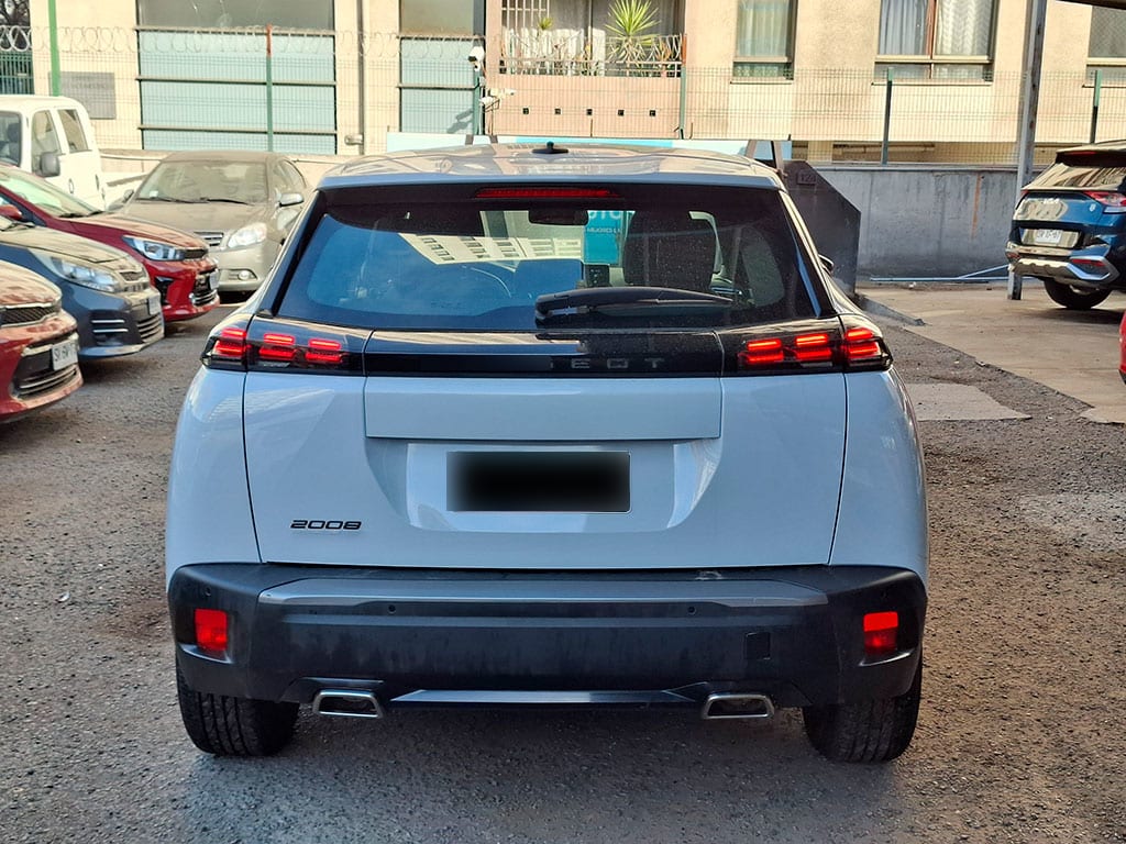 Peugeot 2008 Active 130 1.2 Mt año 2025