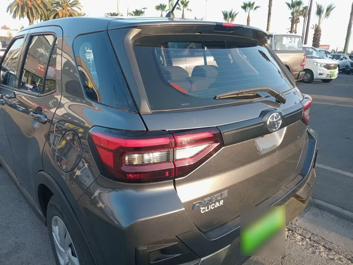 Toyota Raize 1.2 I 4x2 Mt 5p año 2023
