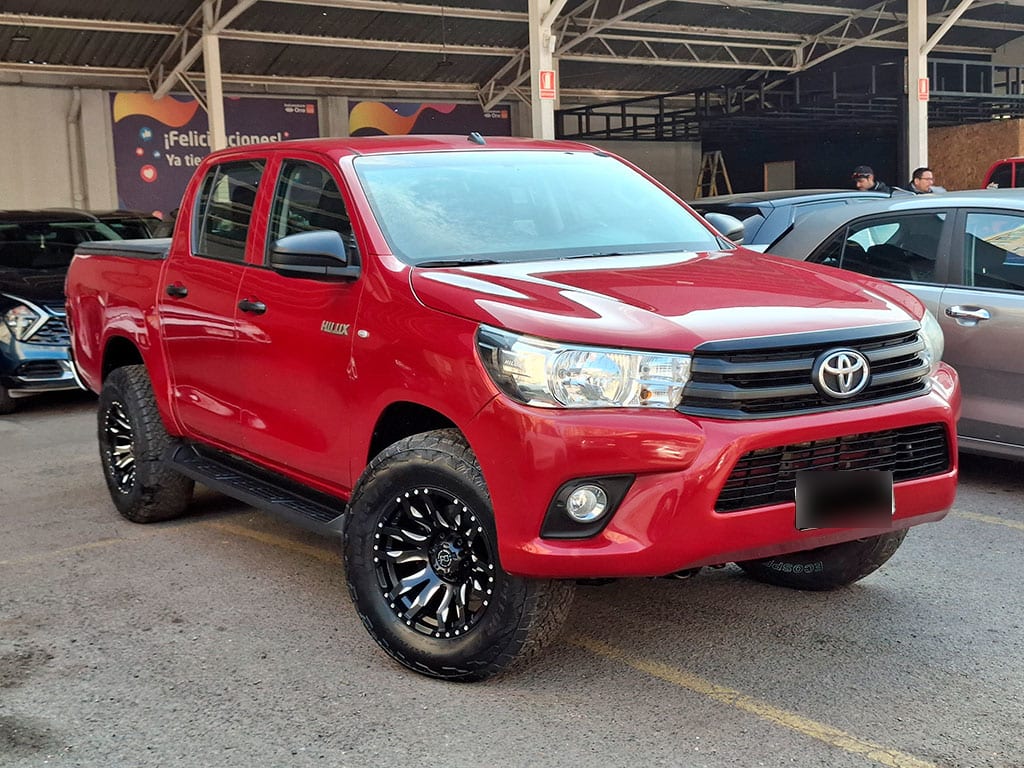 Toyota Hilux D Cab Dx 4x4 2.4 año 2023