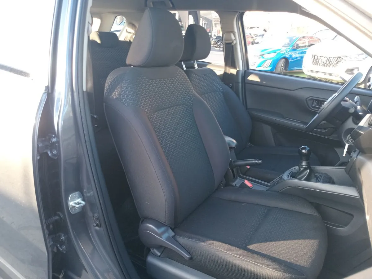 Toyota Raize 1.2 I 4x2 Mt 5p año 2023