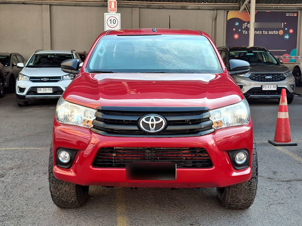 Toyota Hilux D Cab Dx 4x4 2.4 año 2023