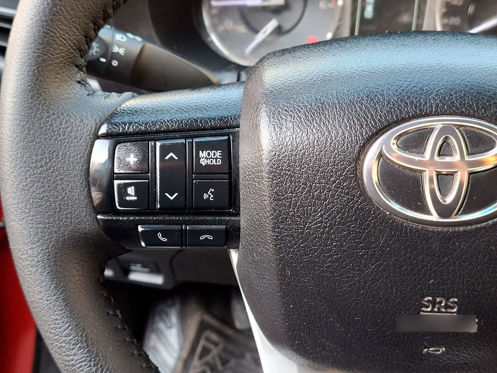 Toyota Hilux D Cab Dx 4x4 2.4 año 2023