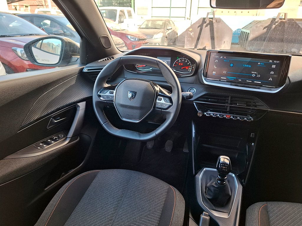 Peugeot 2008 Active 130 1.2 Mt año 2025