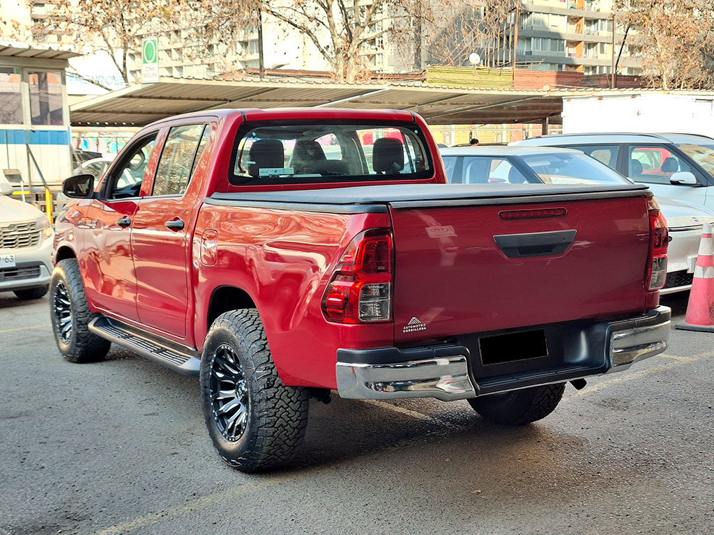 Toyota Hilux D Cab Dx 4x4 2.4 año 2023