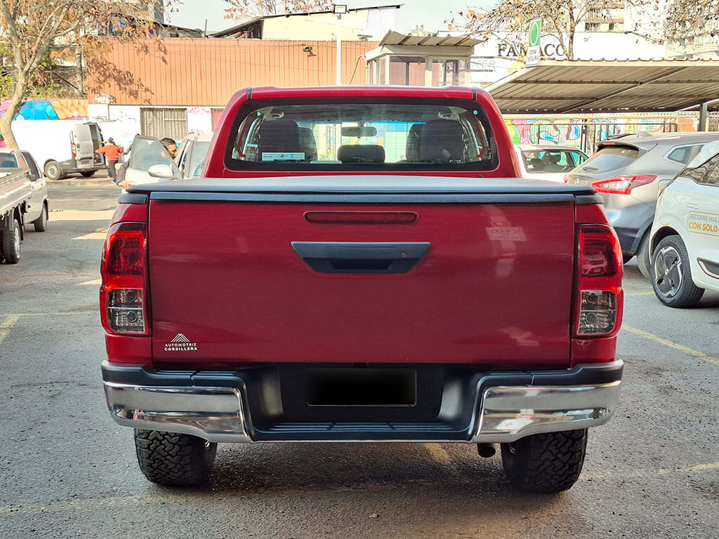 Toyota Hilux D Cab Dx 4x4 2.4 año 2023