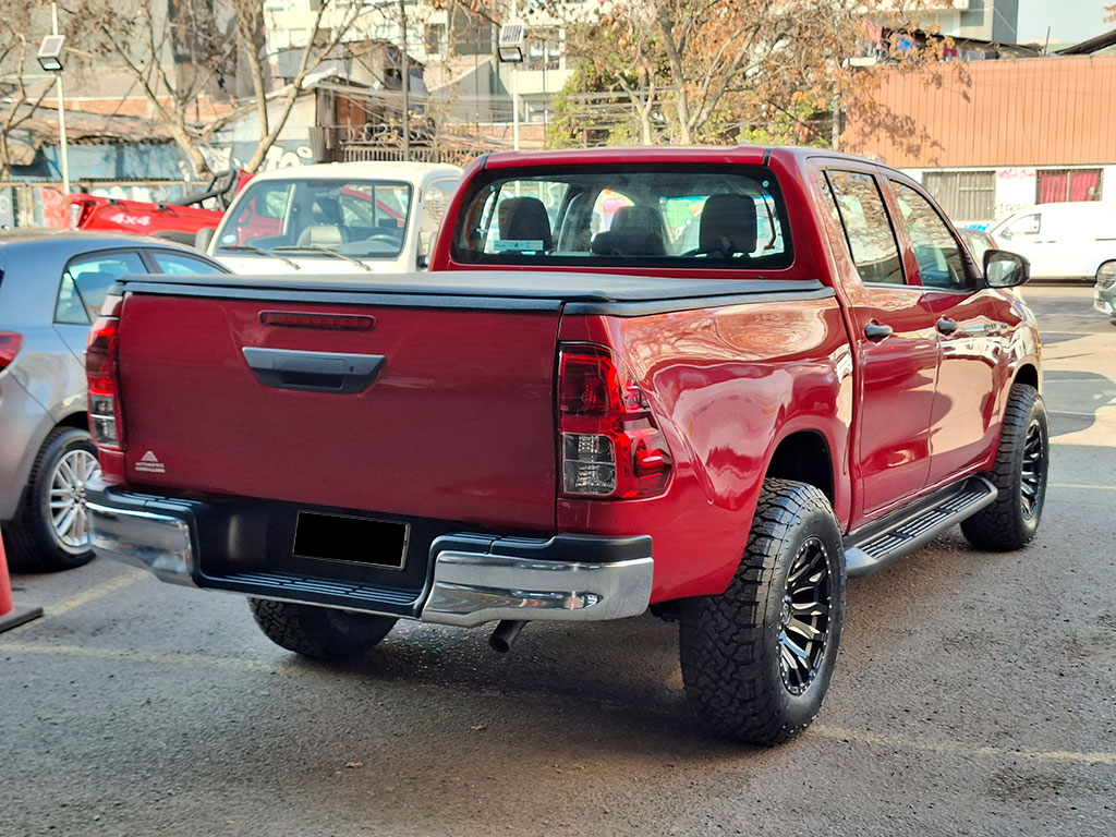 Toyota Hilux D Cab Dx 4x4 2.4 año 2023