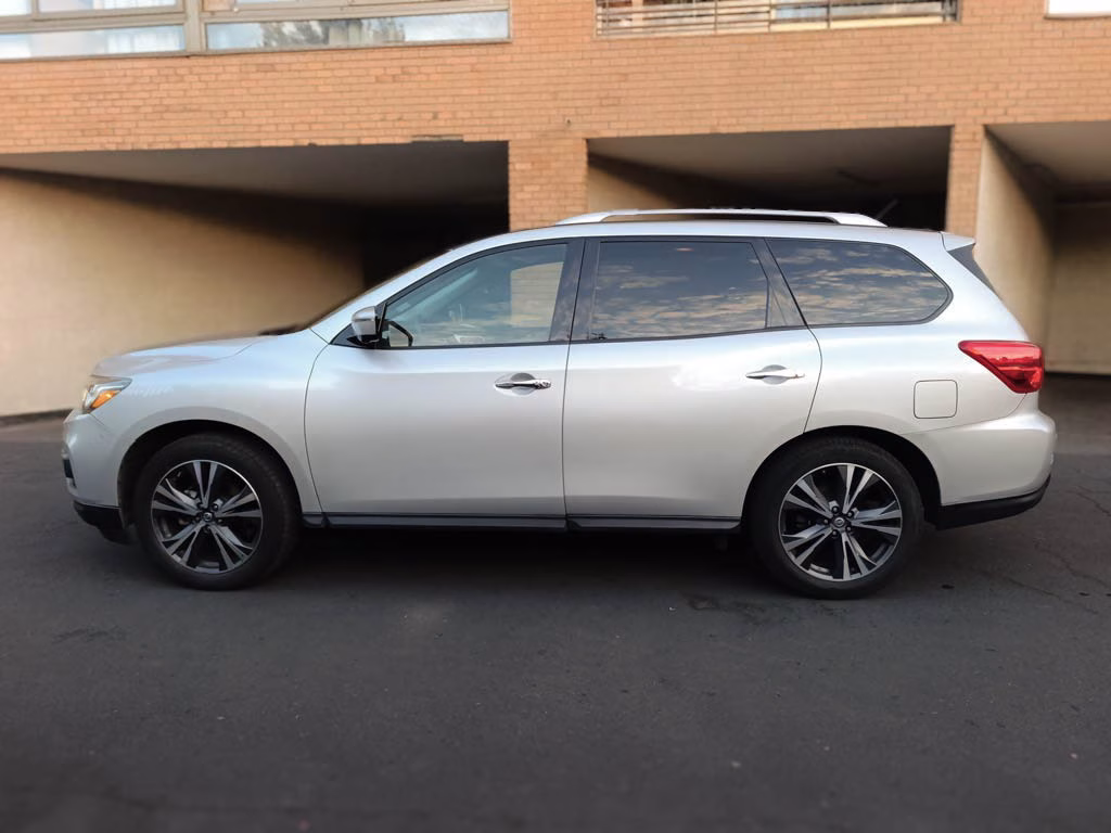 Nissan Pathfinder Exclusive 4x4 año 2018