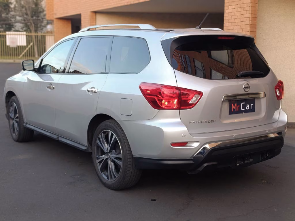 Nissan Pathfinder Exclusive 4x4 año 2018