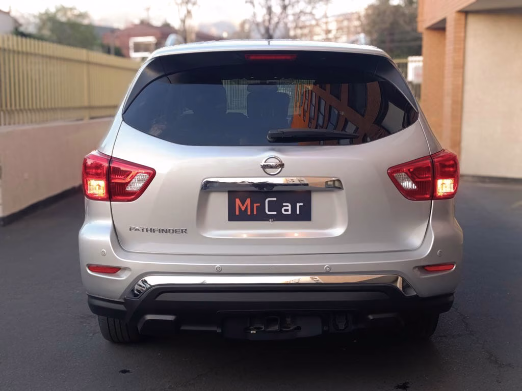 Nissan Pathfinder Exclusive 4x4 año 2018