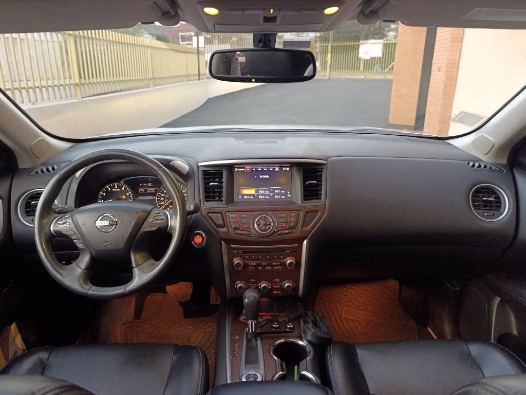 Nissan Pathfinder Exclusive 4x4 año 2018