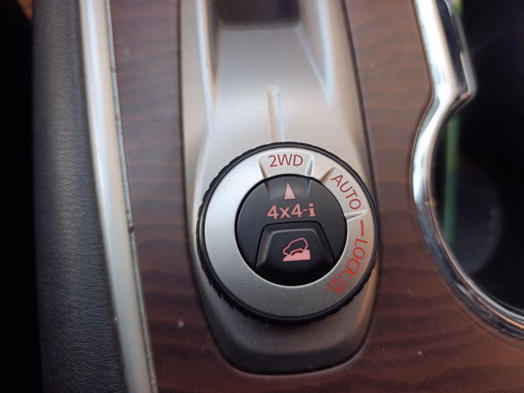 Nissan Pathfinder Exclusive 4x4 año 2018