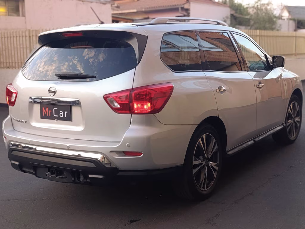 Nissan Pathfinder Exclusive 4x4 año 2018