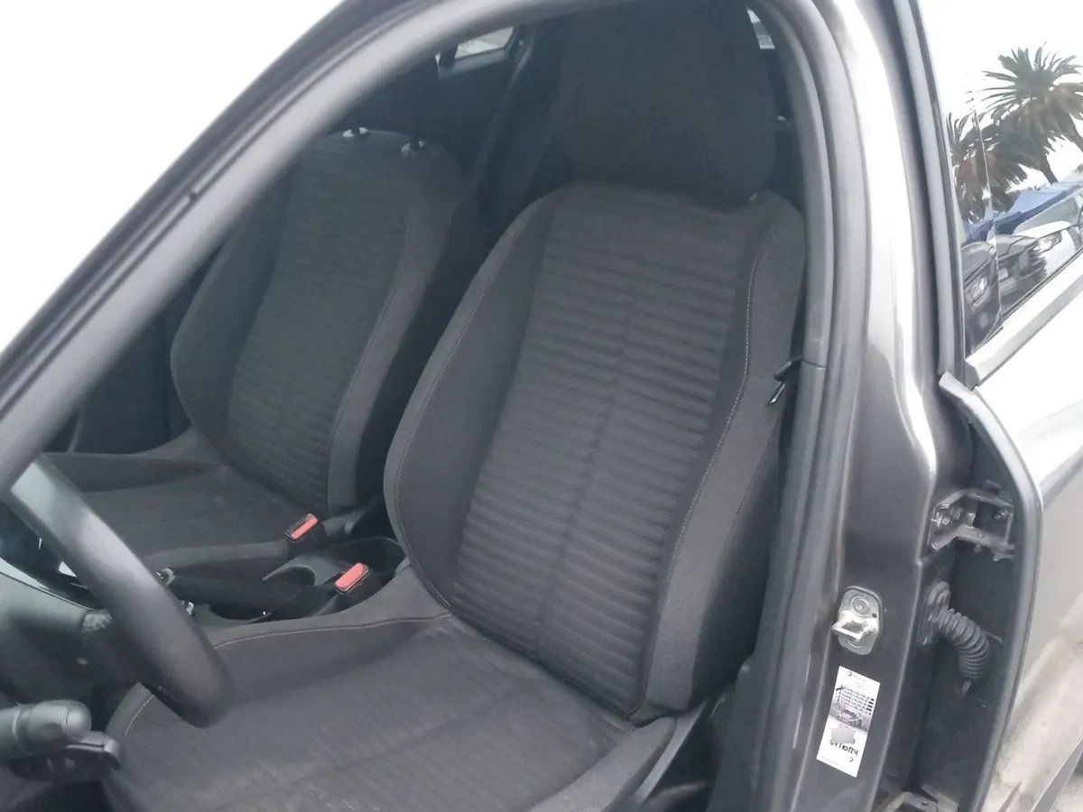 Peugeot 2008 1.2 Active Puretech 130 4x2 Mt 5p año 2023
