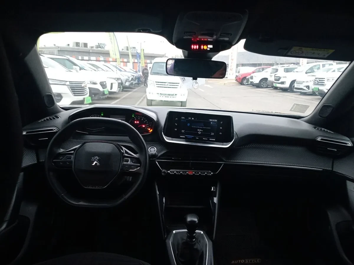 Peugeot 2008 1.2 Active Puretech 130 4x2 Mt 5p año 2023