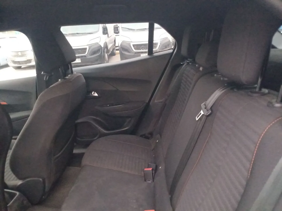 Peugeot 2008 1.2 Active Puretech 130 4x2 Mt 5p año 2023