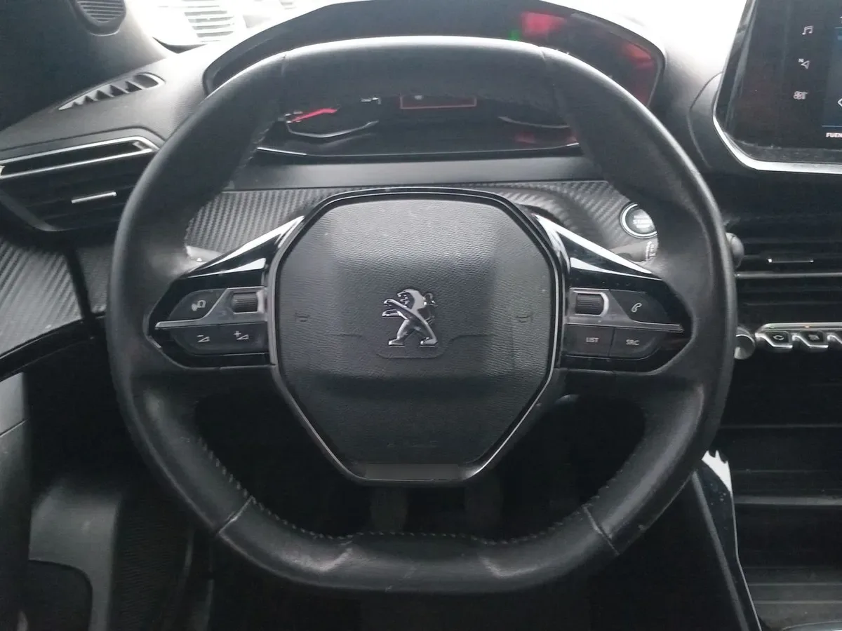 Peugeot 2008 1.2 Active Puretech 130 4x2 Mt 5p año 2023