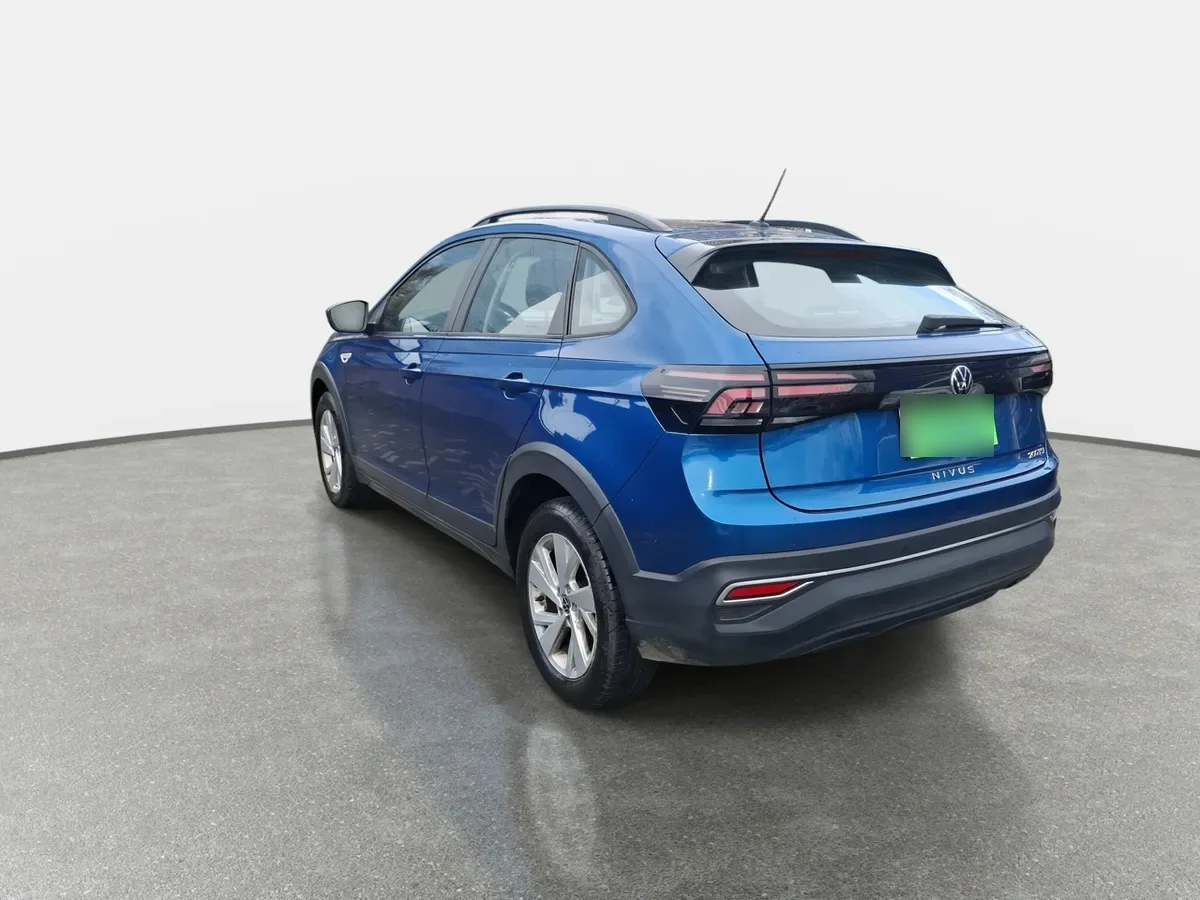 Volkswagen Nivus 1.0 Tsi Comfortline 4x2 At 5p año 2023