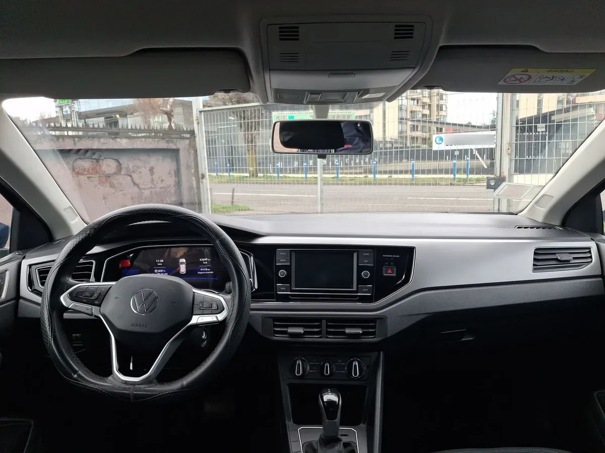 Volkswagen Nivus 1.0 Tsi Comfortline 4x2 At 5p año 2023