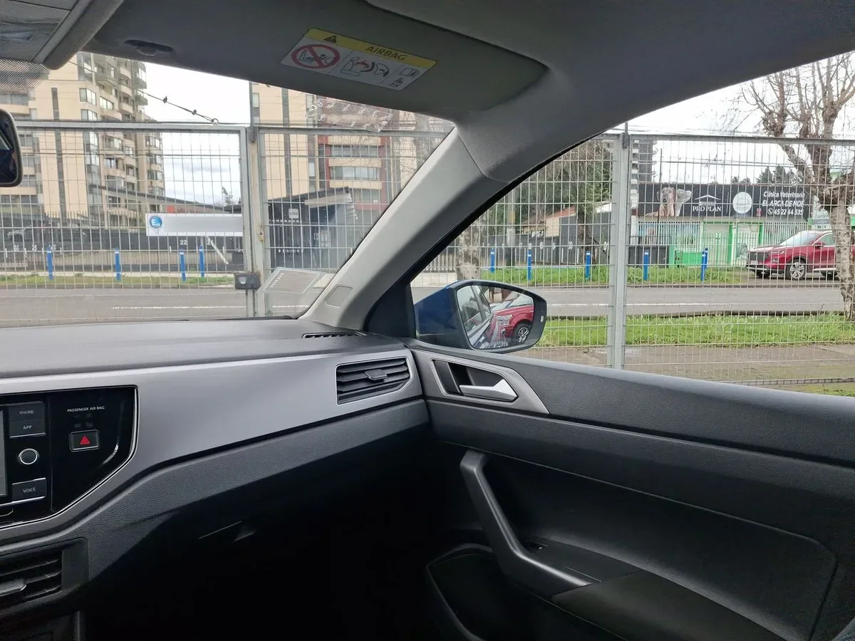 Volkswagen Nivus 1.0 Tsi Comfortline 4x2 At 5p año 2023