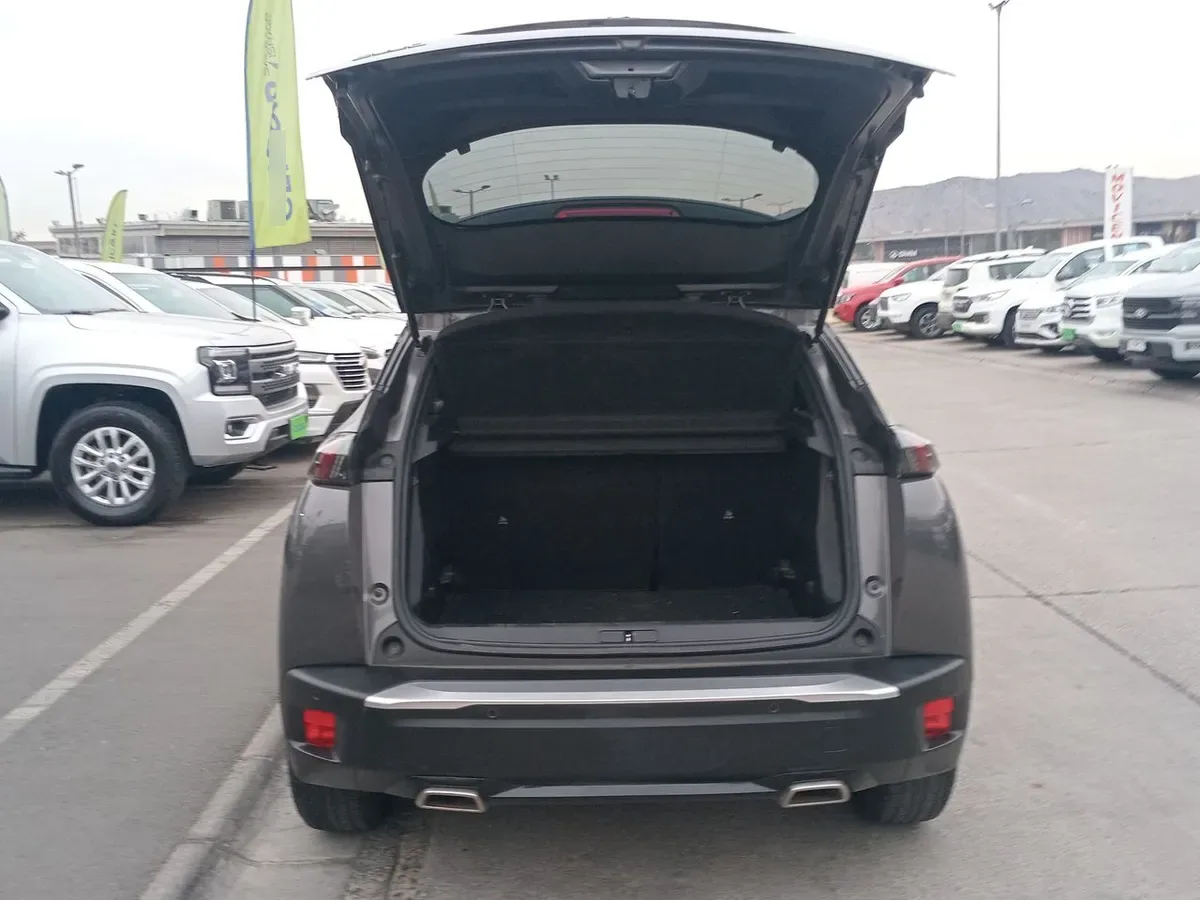Peugeot 2008 1.2 Active Puretech 130 4x2 Mt 5p año 2023