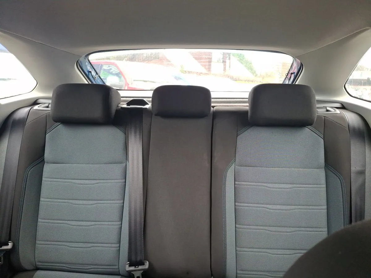 Volkswagen Nivus 1.0 Tsi Comfortline 4x2 At 5p año 2023